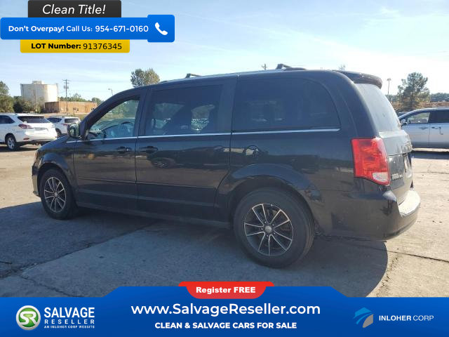 Used 2017 Dodge Grand Caravan SXT image 3
