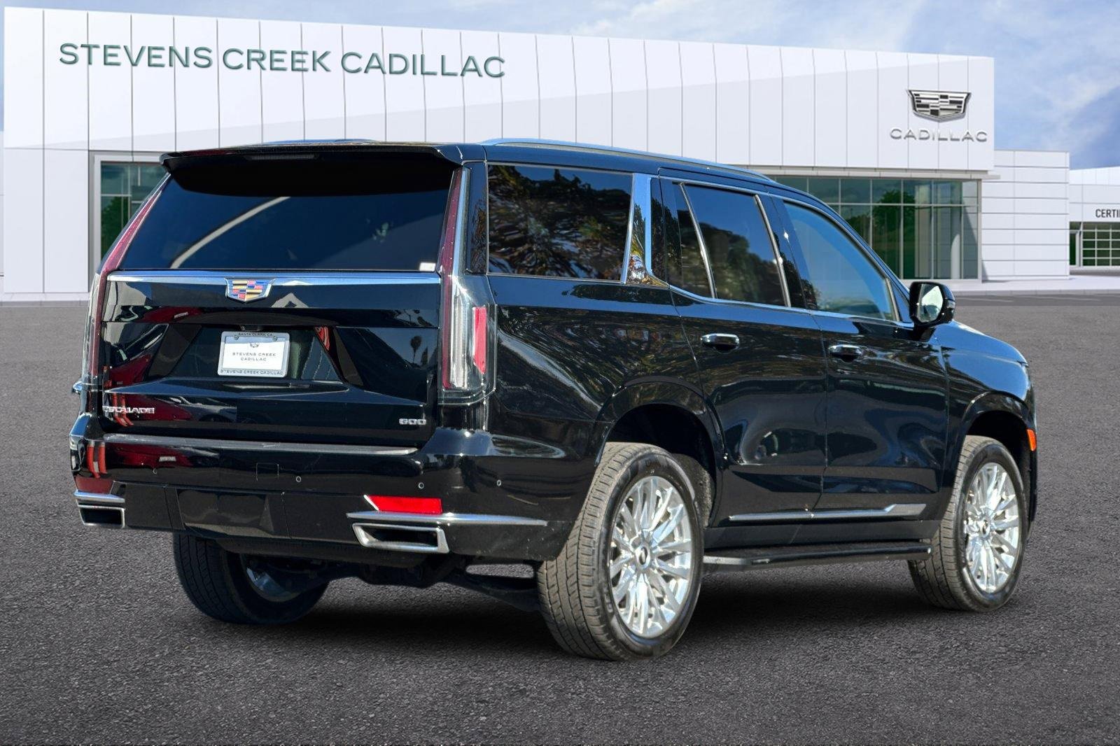 Certified 2024 Cadillac Escalade Premium Luxury image 3
