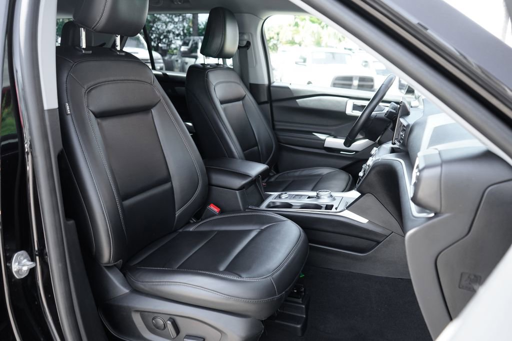 Used 2022 Ford Explorer XLT w/ Equipment Group 202A image 39