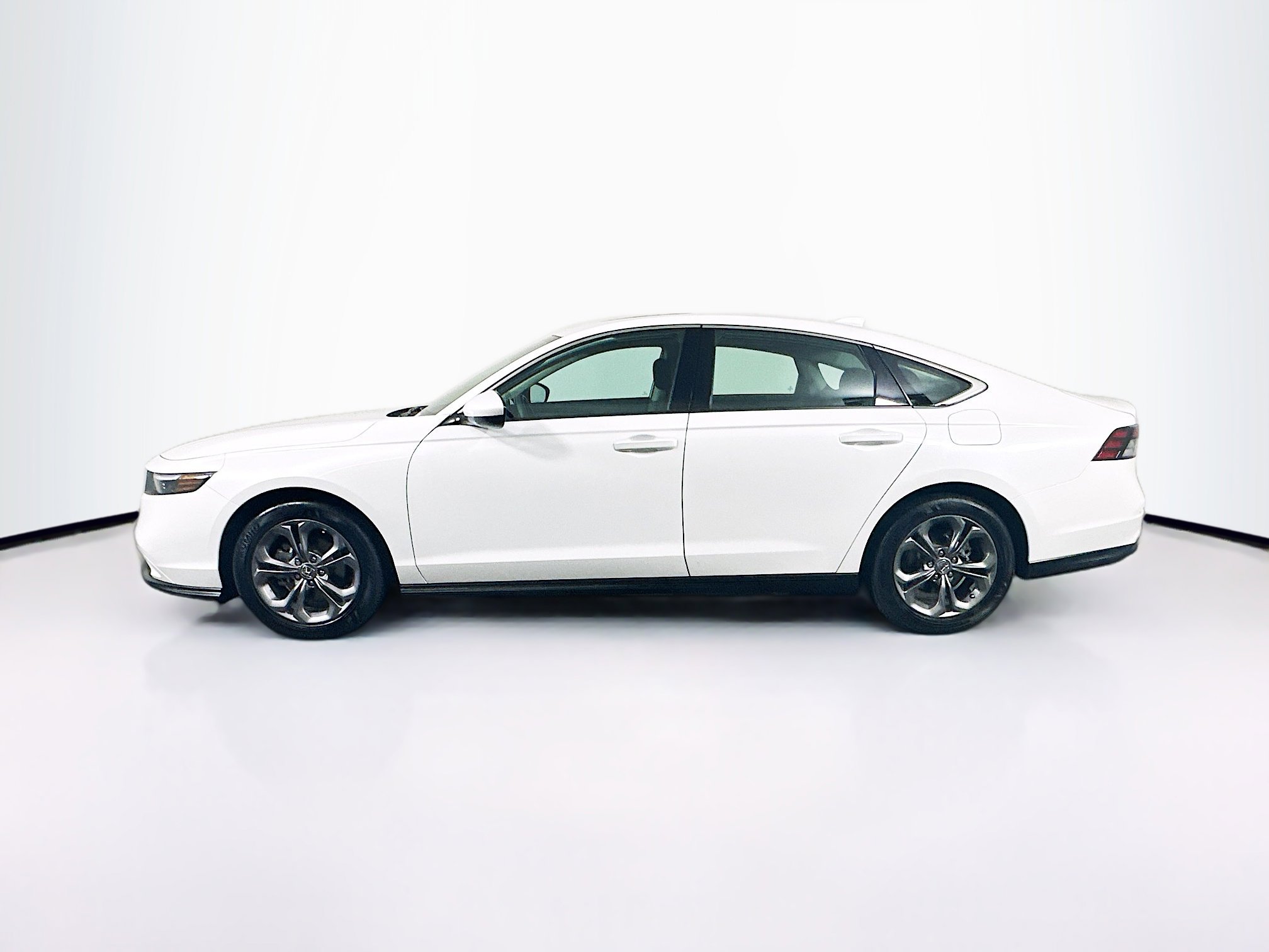 Used 2024 Honda Accord EX image 4