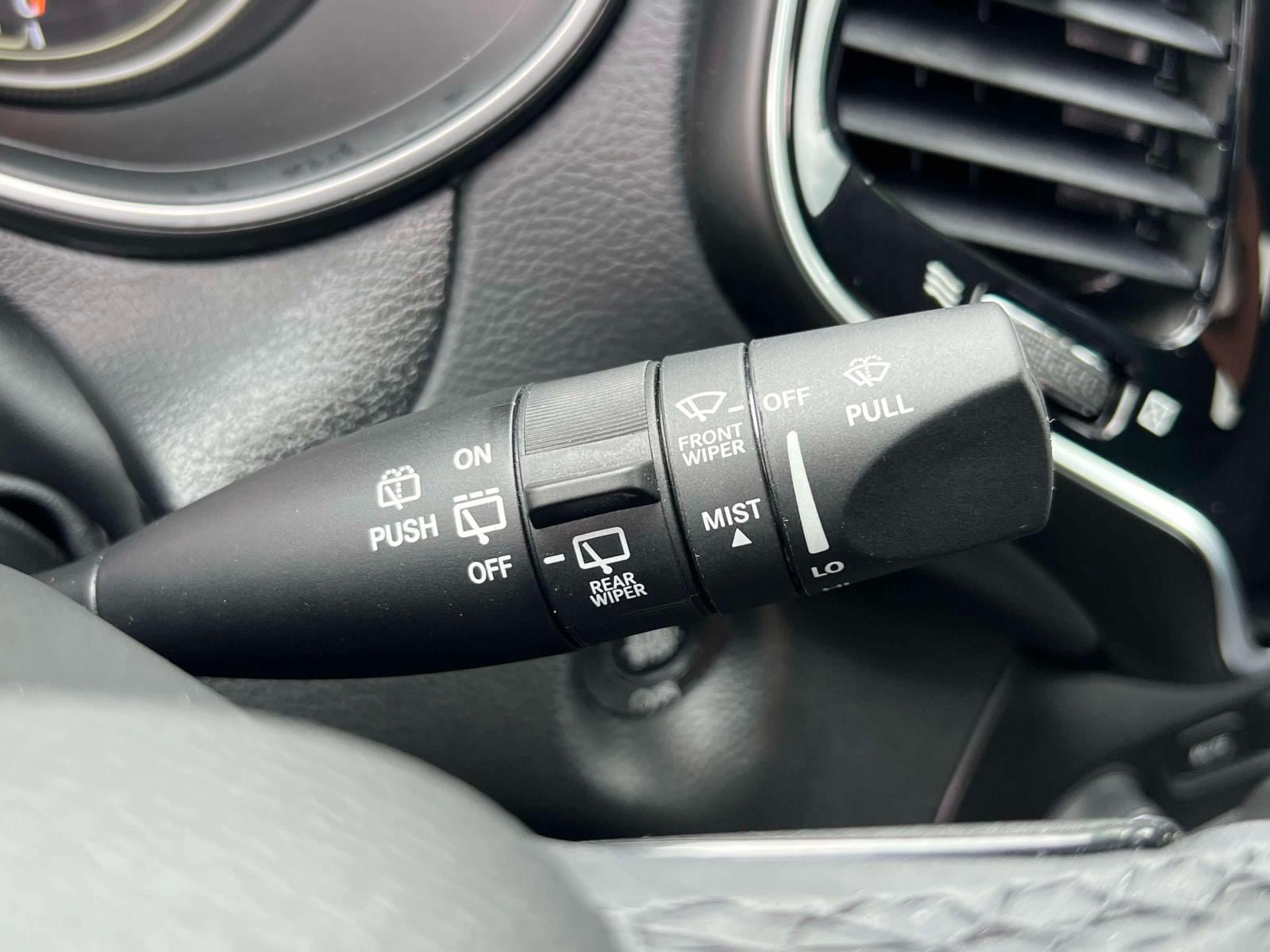 Used 2022 Jeep Cherokee Limited w/ Mopar Interior Package AWD/4WD image 13