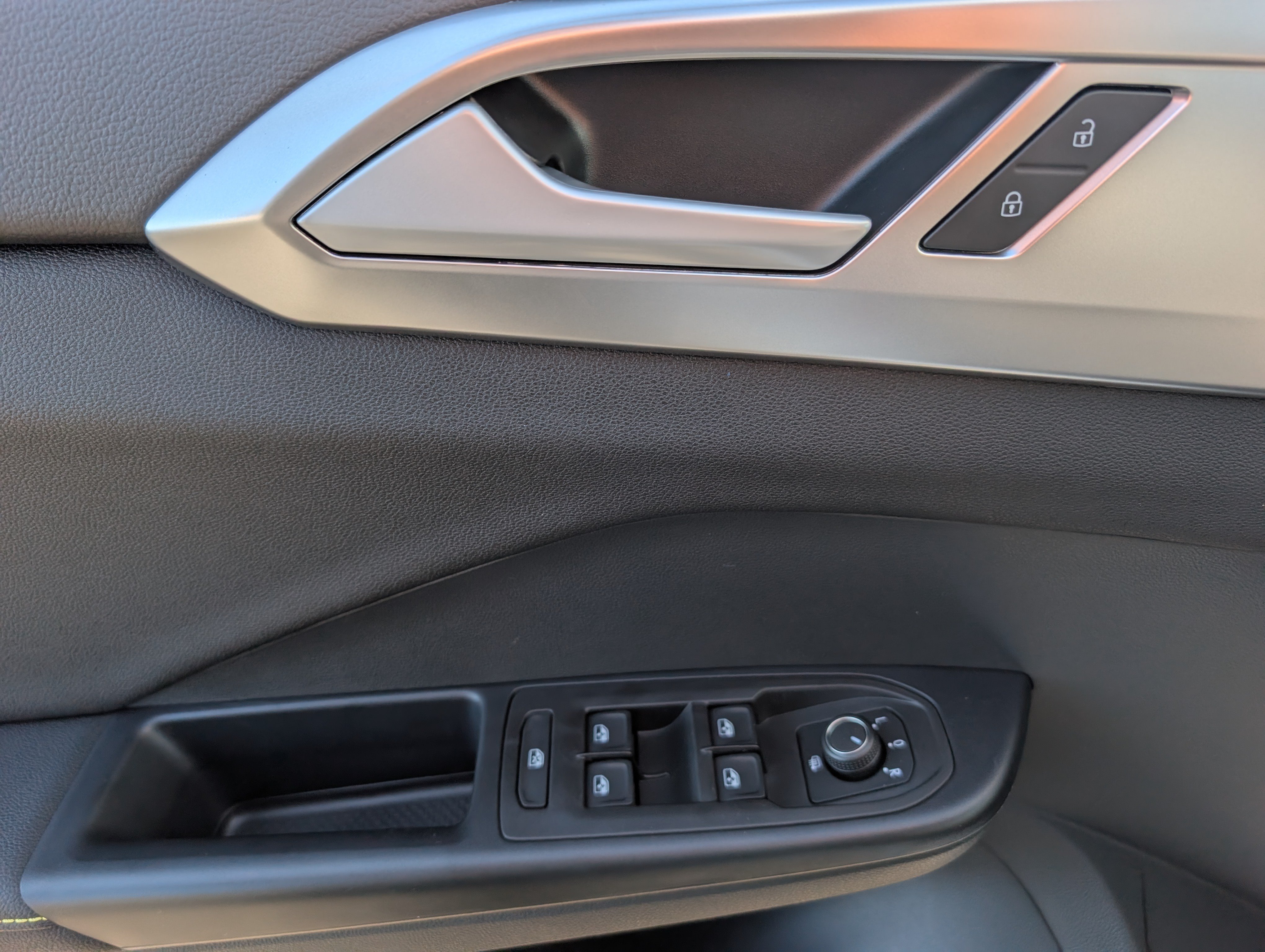 New 2027 Volkswagen Taos Sport AWD/4WD image 16