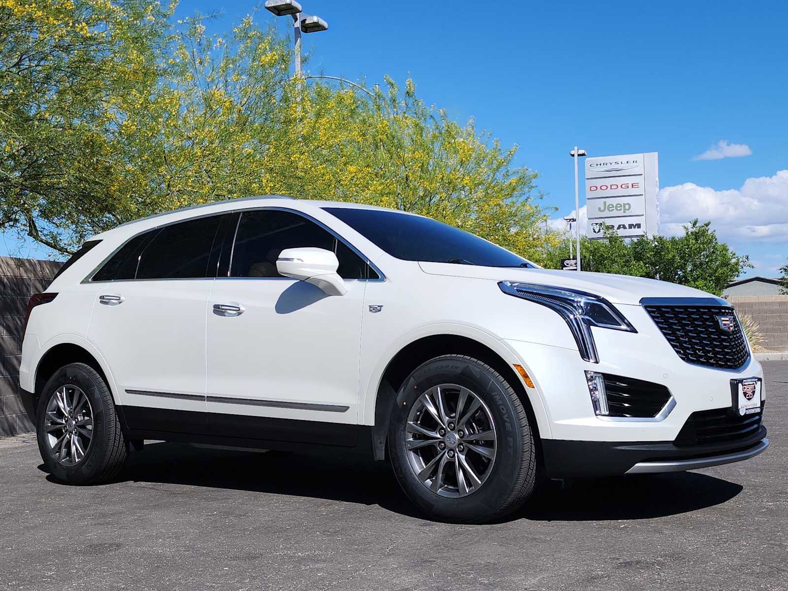 Used 2021 Cadillac XT5 Premium Luxury FWD image 3