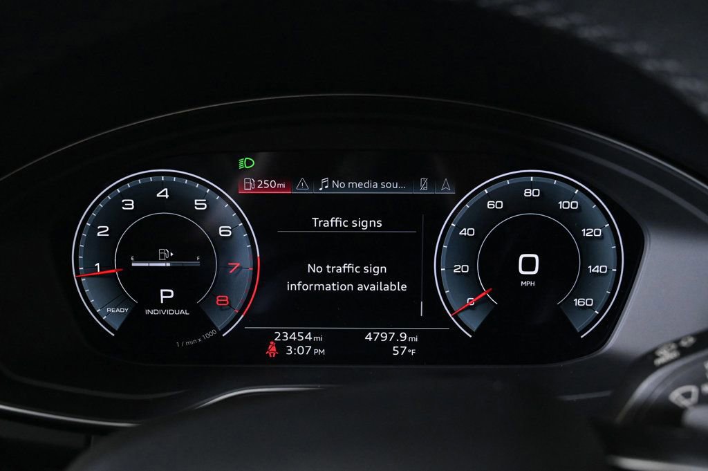 Used 2023 Audi Q5 2.0T Prestige w/ Prestige Package image 11