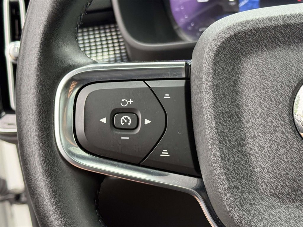 Used 2022 Volvo XC40 P8 Recharge Ultimate image 28