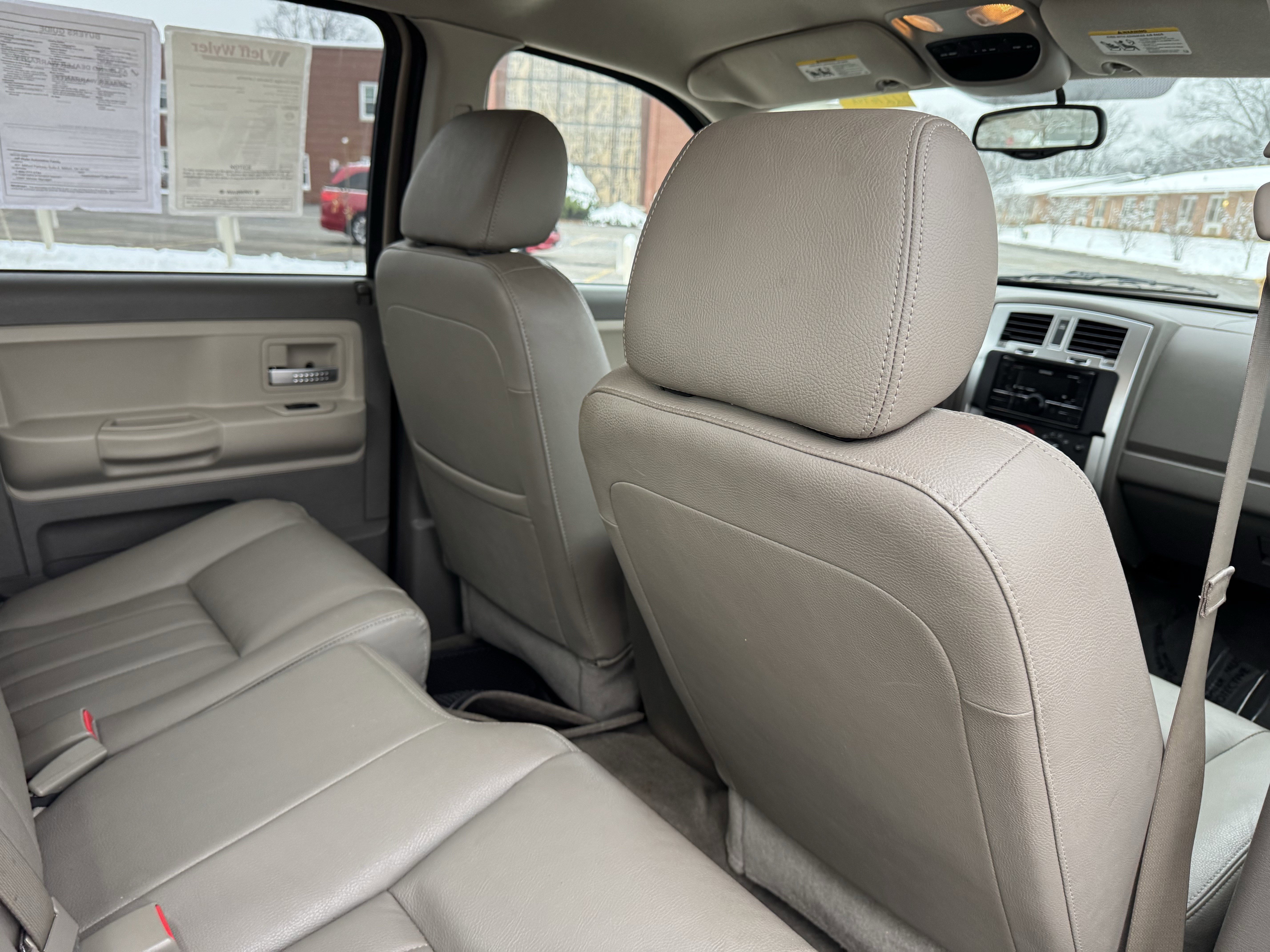 Used 2005 Dodge Dakota Laramie image 32