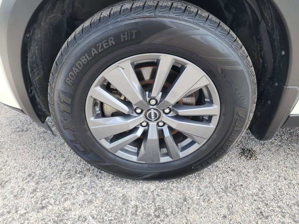 Used 2022 Nissan Pathfinder SV FWD image 12