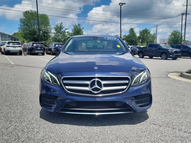Used 2019 Mercedes-Benz E 300 4MATIC image 2