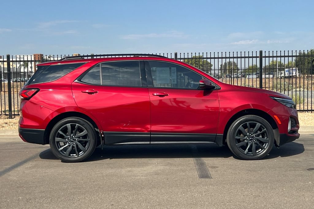 Used 2023 Chevrolet Equinox RS w/ RS Leather Package AWD/4WD image 3