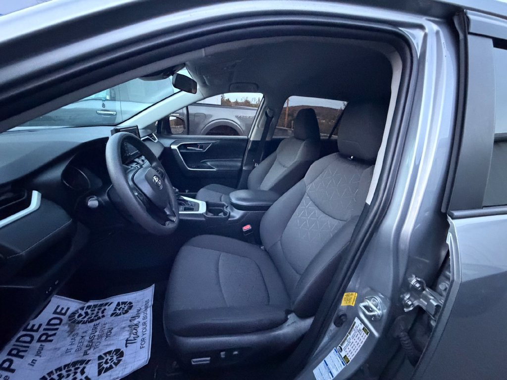 Used 2020 Toyota RAV4 XLE w/ All Weather Liner Package AWD/4WD image 9