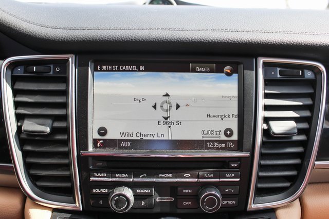 Used 2015 Porsche Panamera 4 image 21