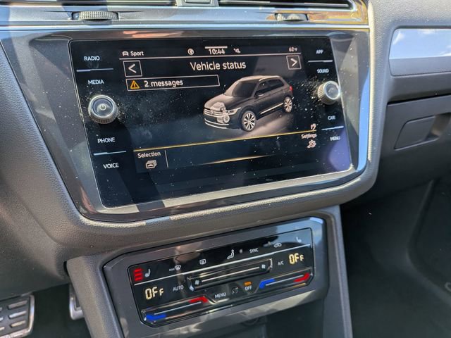 Used 2022 Volkswagen Tiguan SE R-Line AWD/4WD image 18