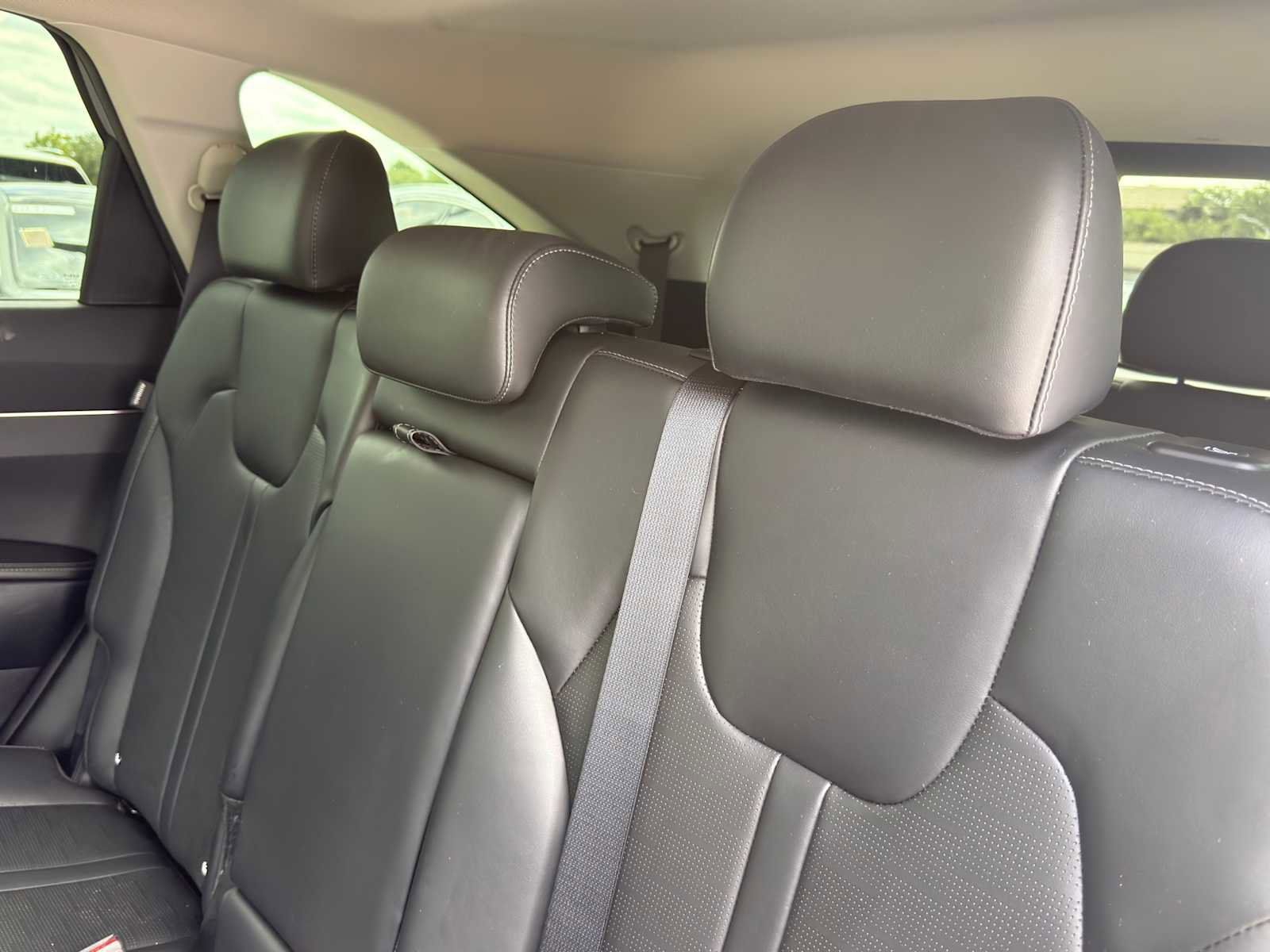 Certified 2024 Kia Sorento S w/ Panoramic Sunroof Package AWD/4WD image 25