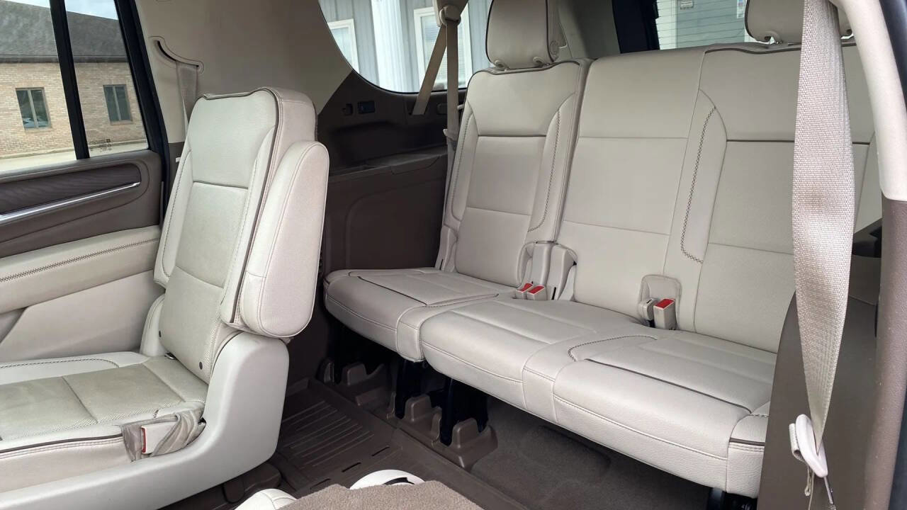 Used 2021 GMC Yukon XL Denali w/ Denali Premium Package image 32