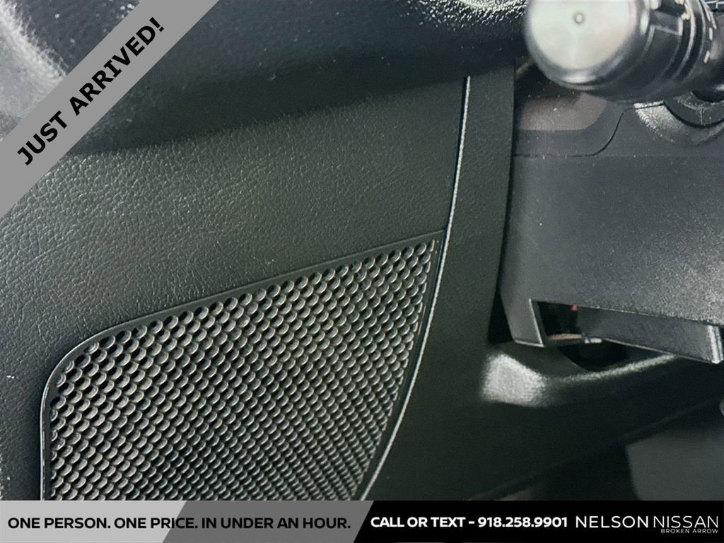 Used 2012 Jeep Wrangler Sport w/ Connectivity Group image 10