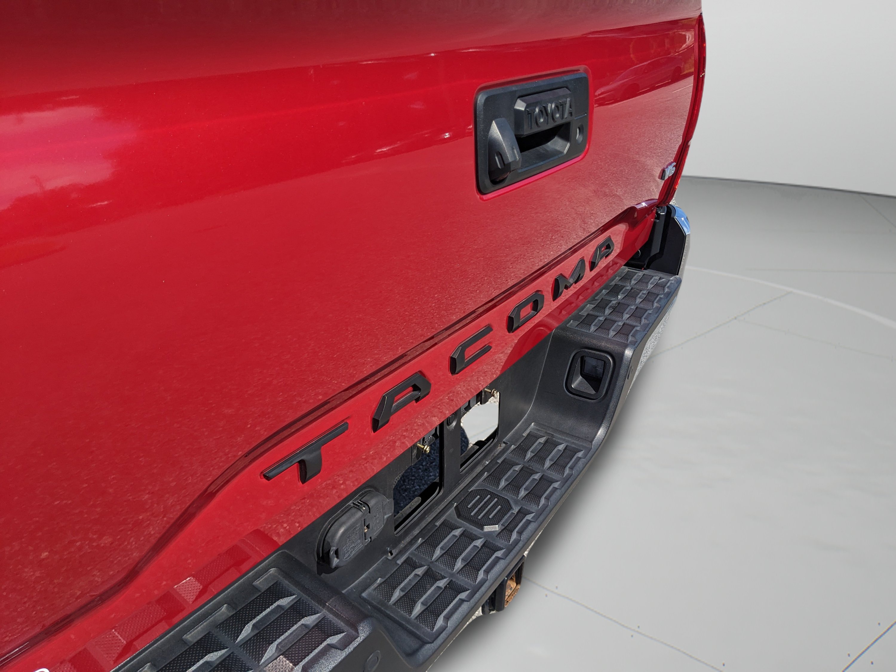 Used 2023 Toyota Tacoma SR5 RWD image 39