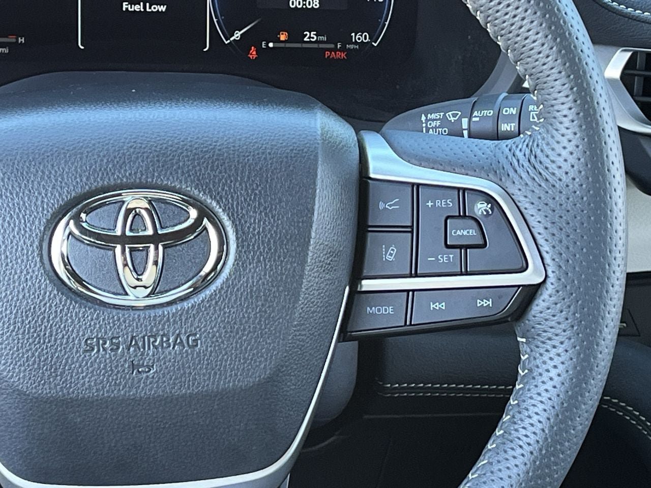 Used 2025 Toyota Sienna Platinum FWD image 14