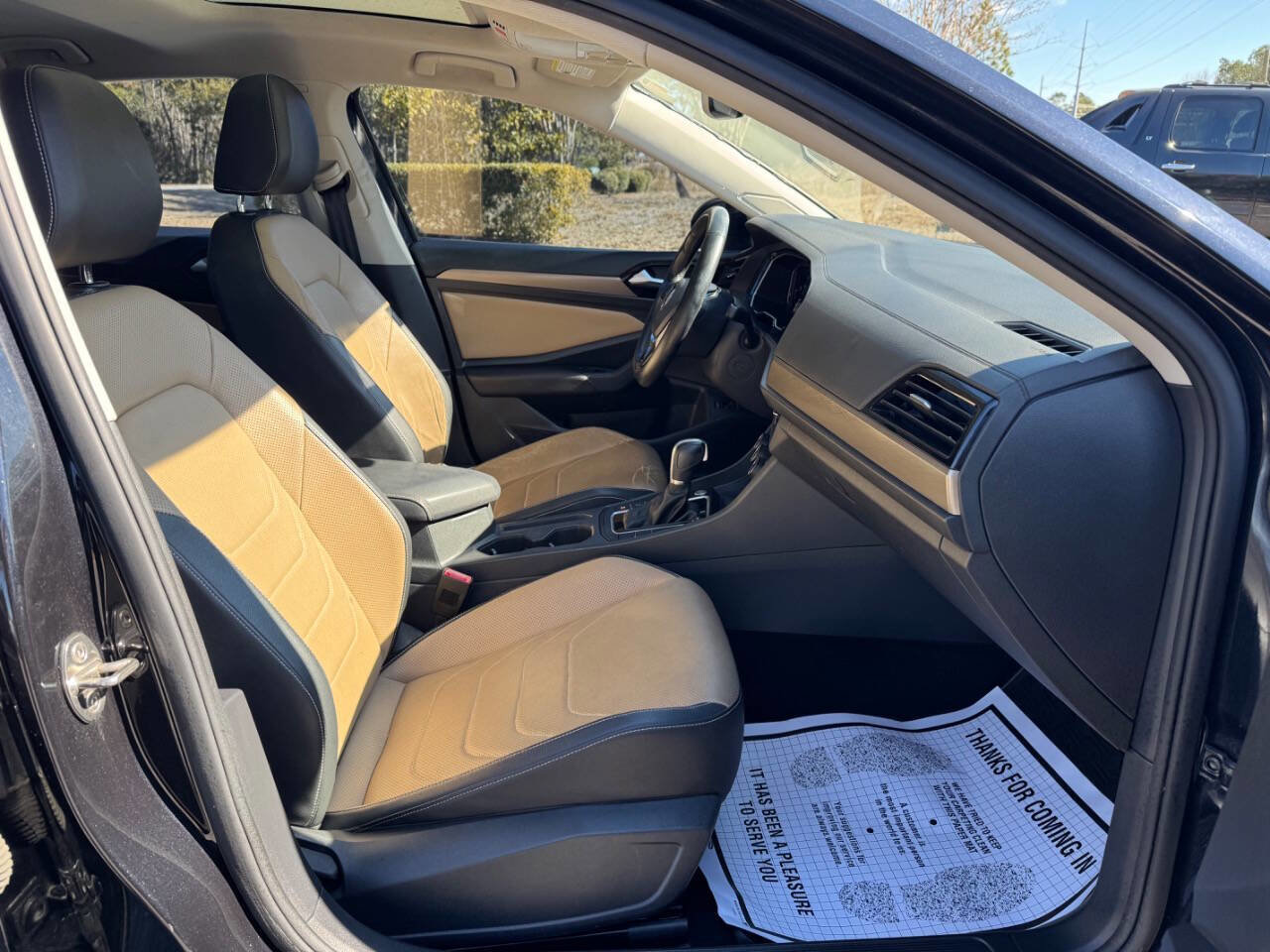 Used 2019 Volkswagen Jetta SEL Premium image 16