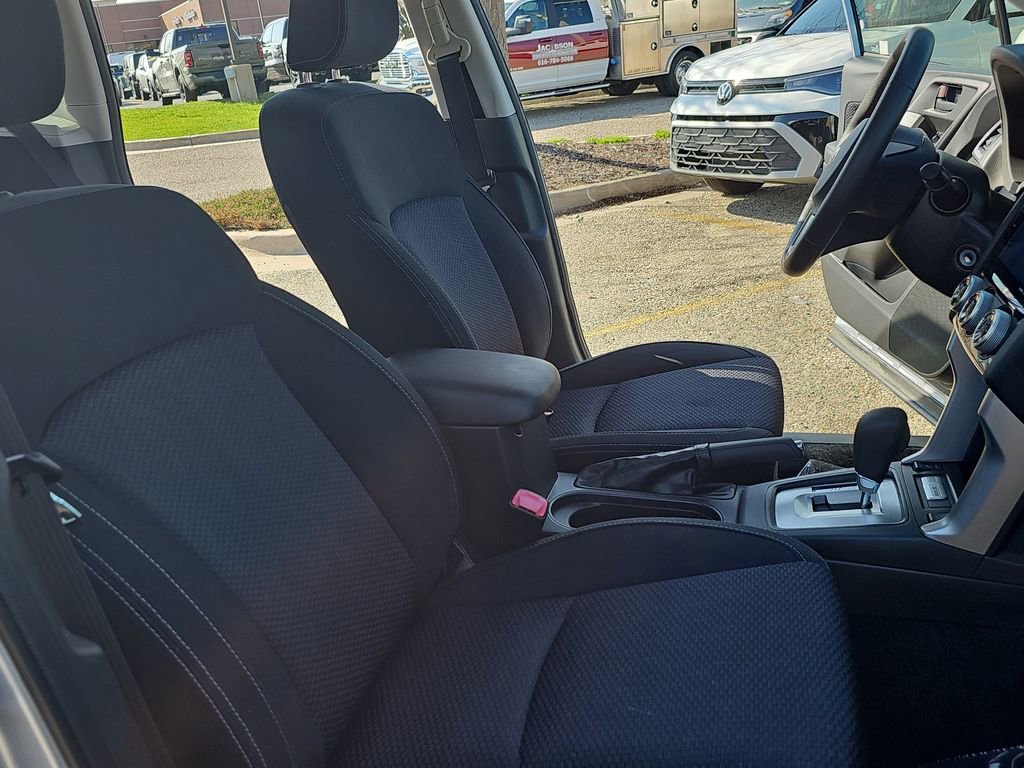 Used 2017 Subaru Forester 2.5i Premium image 10