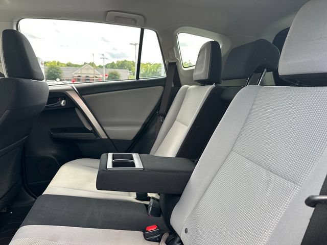 Used 2018 Toyota RAV4 XLE AWD/4WD image 16