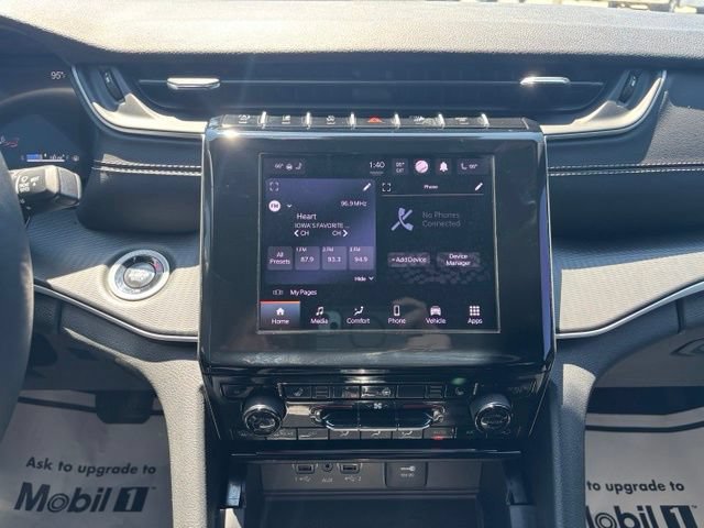 Used 2024 Jeep Grand Cherokee L Laredo AWD/4WD image 12