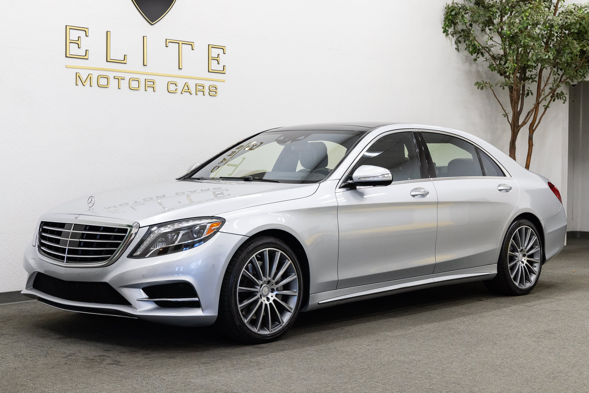 Used 2016 Mercedes-Benz S 550 Sedan image 1