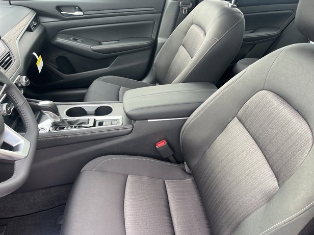 Used 2025 Nissan Altima 2.5 SV w/ SV Premium Package image 16