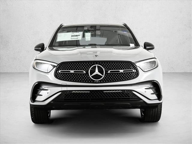 Used 2026 Mercedes-Benz GLC 300 4MATIC image 2