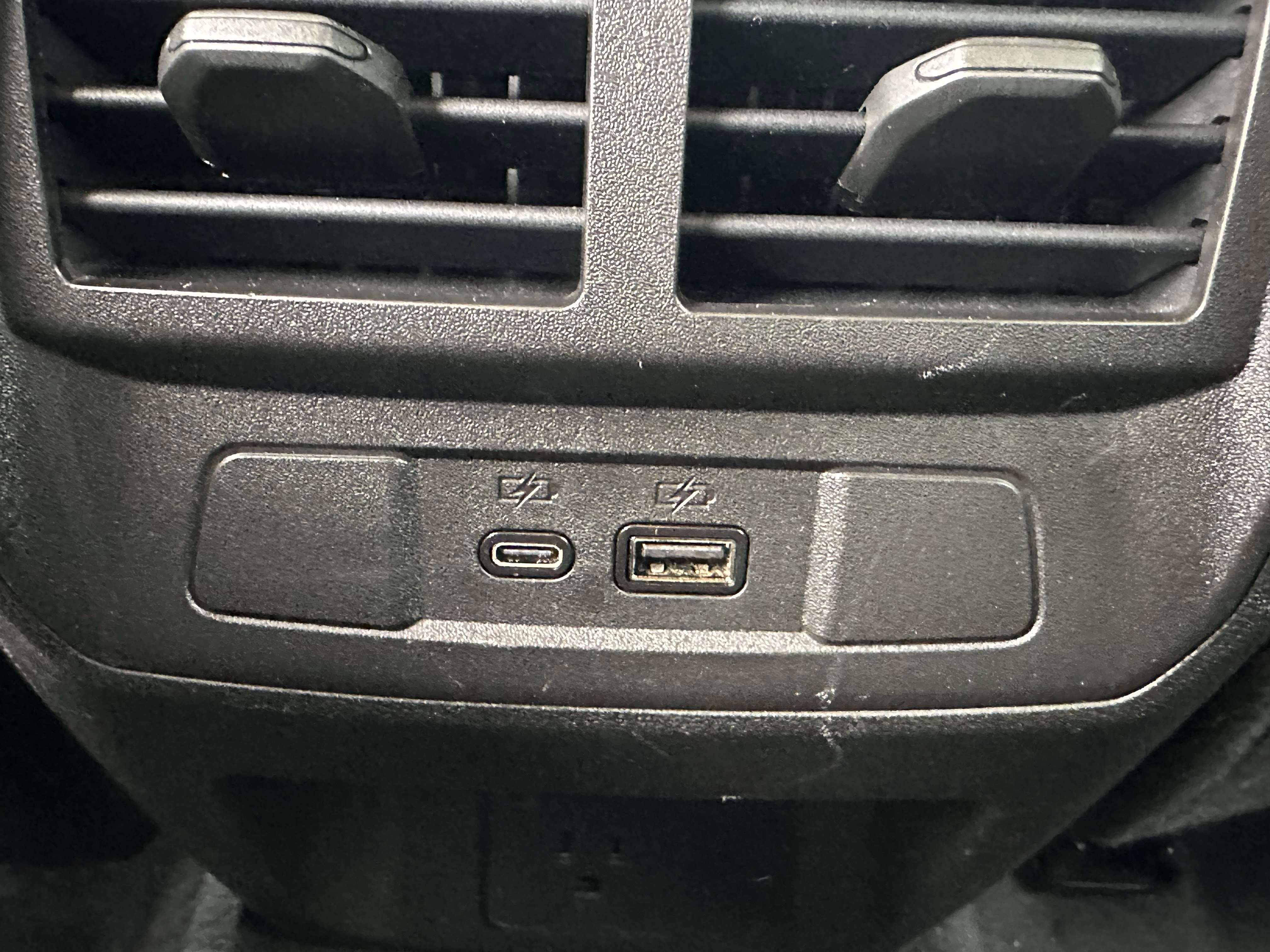 Used 2024 Chevrolet Colorado LT w/ LT Convenience Package III image 23