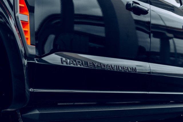 New 2026 Ford F250 Lariat w/ Black Appearance Package image 8