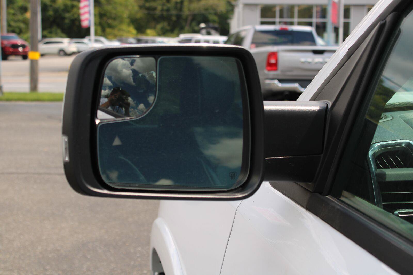 Used 2025 RAM 1500 Laramie AWD/4WD image 15