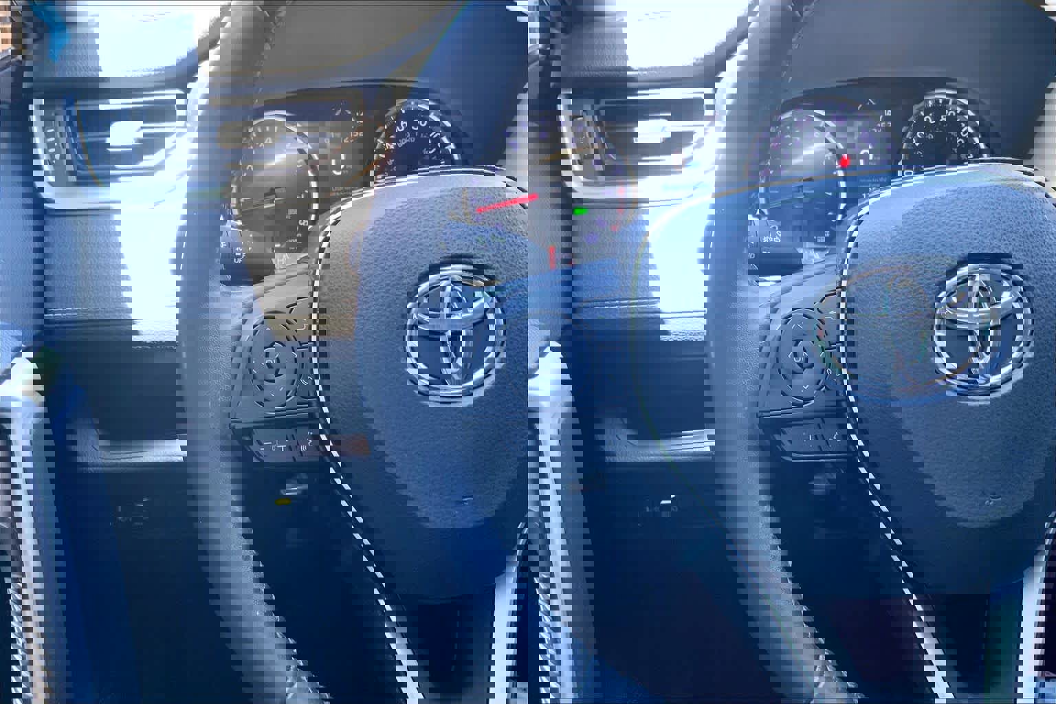 Used 2019 Toyota RAV4 XLE Premium image 24