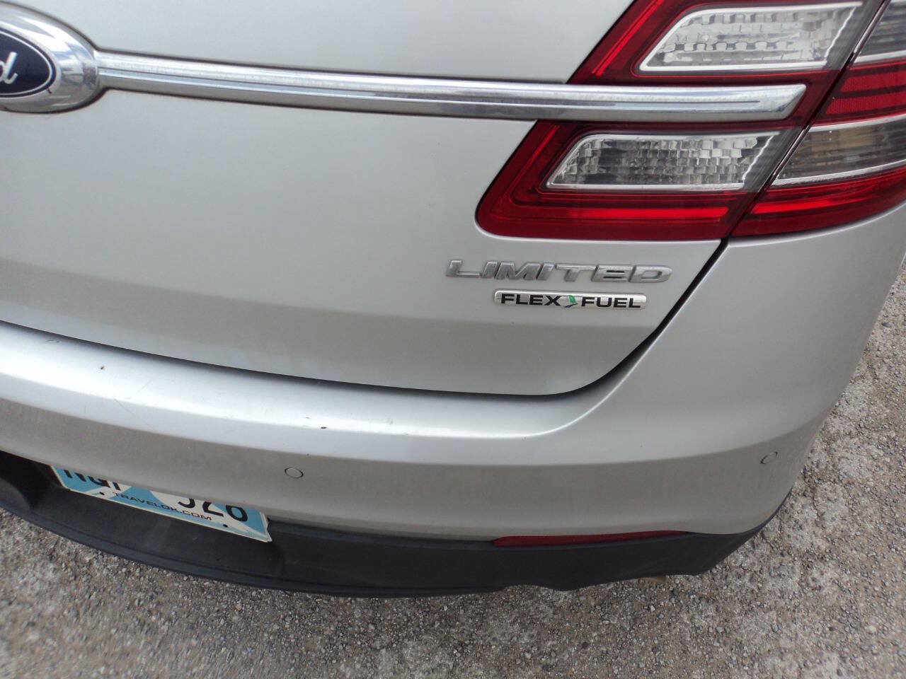 Used 2015 Ford Taurus Limited FWD image 5