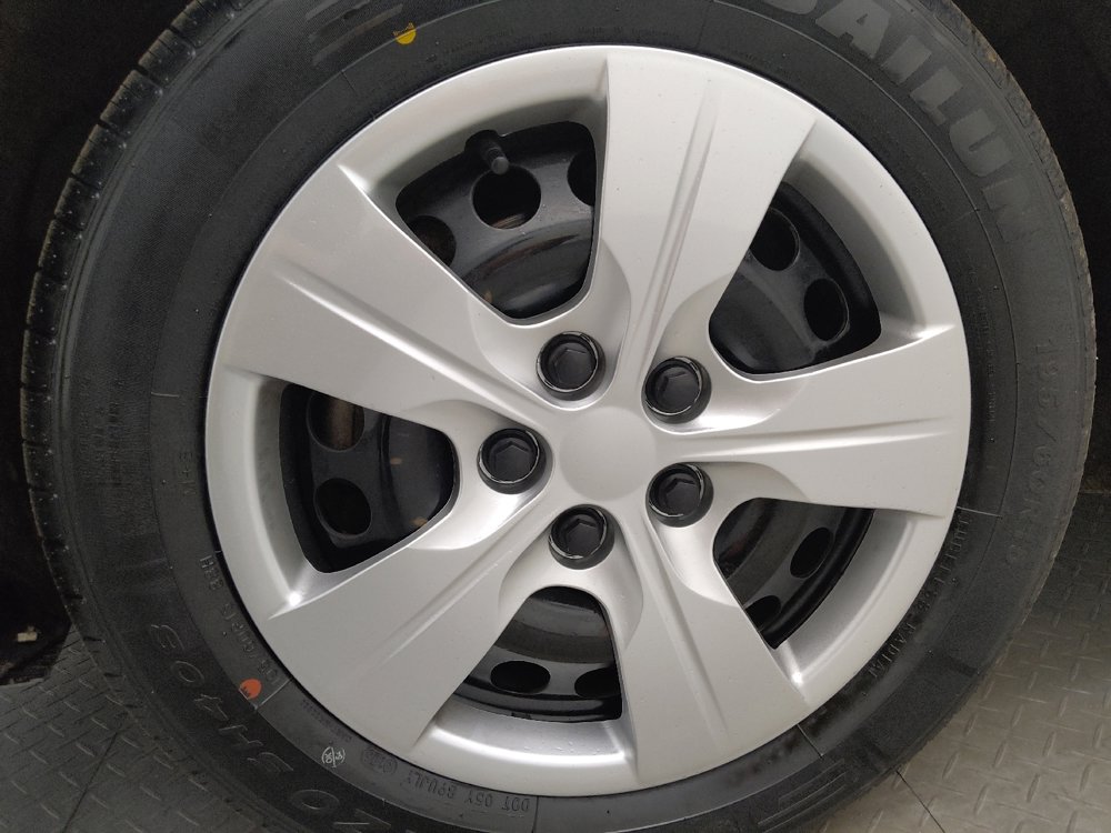 Used 2019 Chevrolet Cruze LS FWD image 31