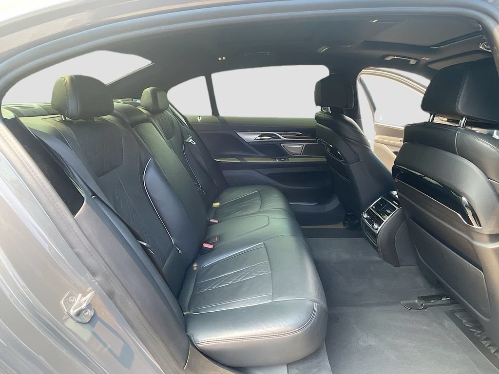 Used 2020 BMW 740i w/ M Sport Package RWD image 29