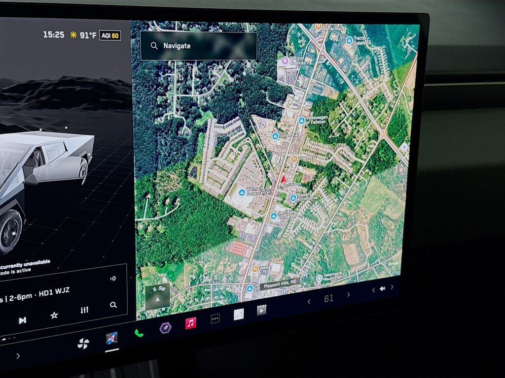 Used 2024 Tesla Cybertruck AWD Crew Cab image 5