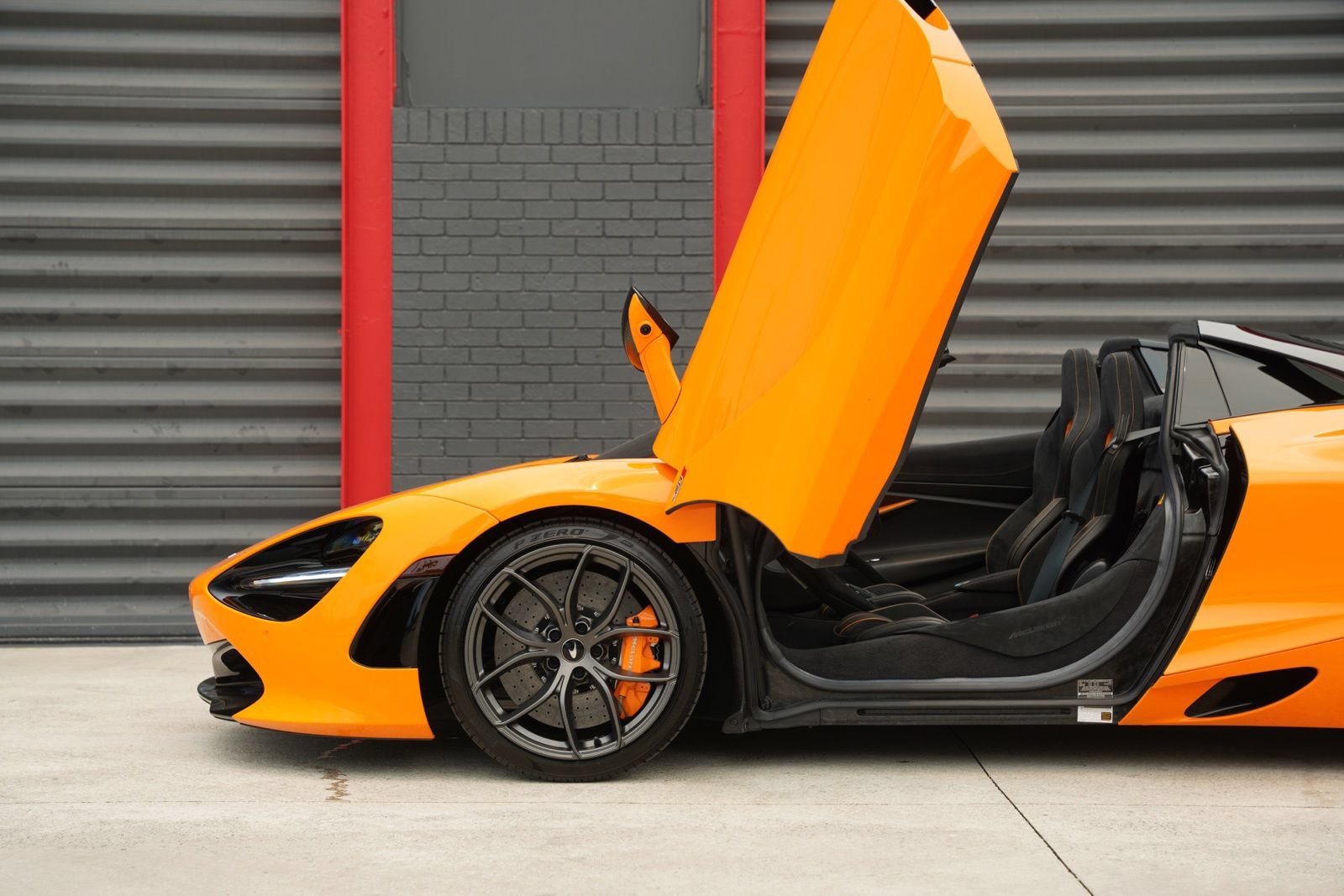 Used 2022 McLaren 720S Performance RWD image 5