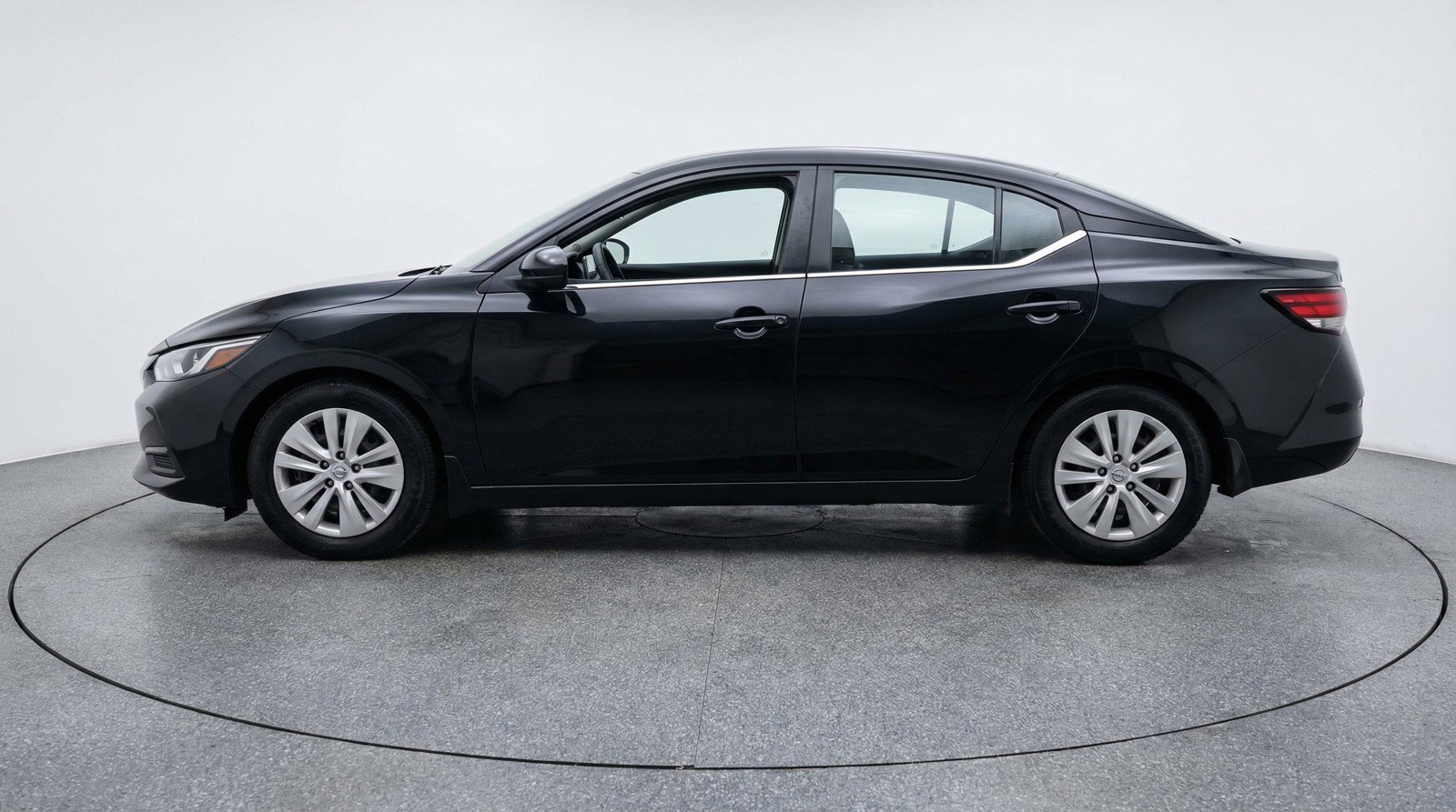 Used 2025 Nissan Sentra S image 5