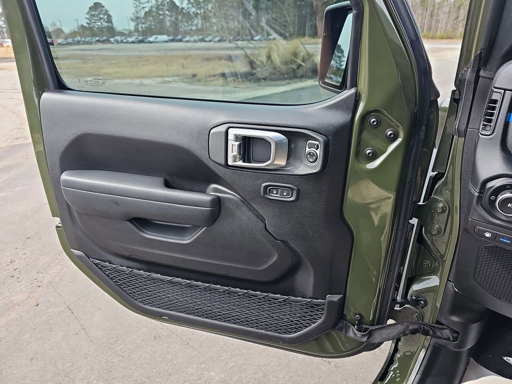 Used 2024 Jeep Wrangler Unlimited Rubicon 4xe w/ Technology Group image 30