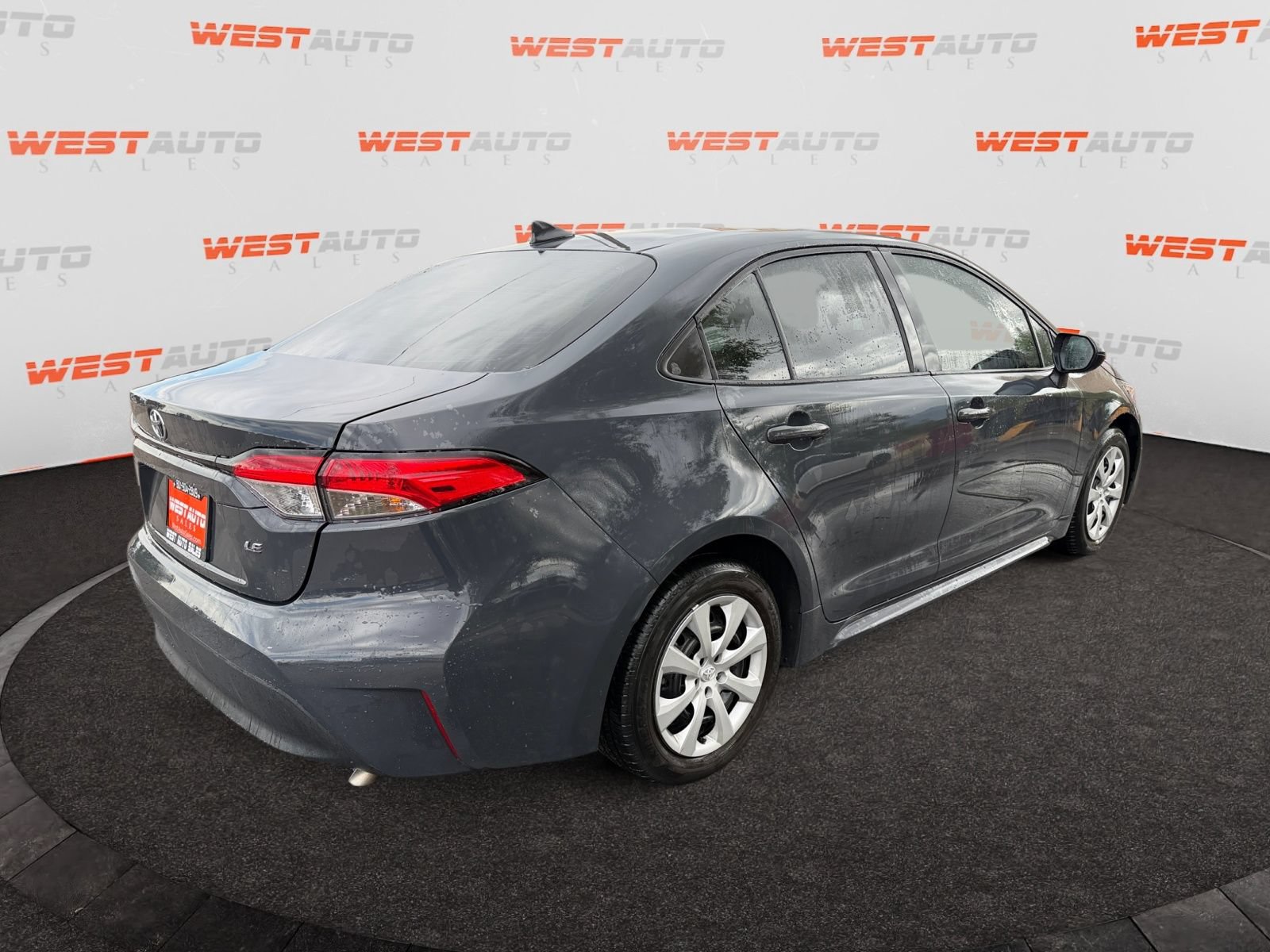 Used 2024 Toyota Corolla LE FWD image 5