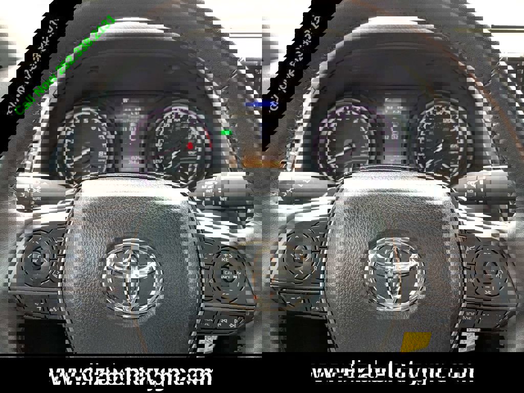 Used 2024 Toyota Camry SE image 25