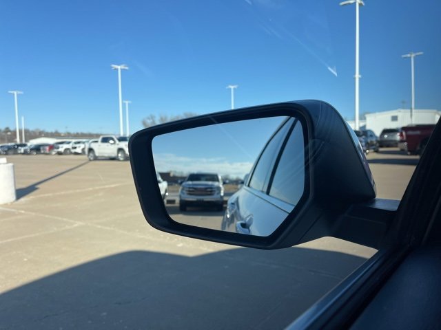 Used 2016 Chevrolet Impala LT w/ Convenience Package image 60