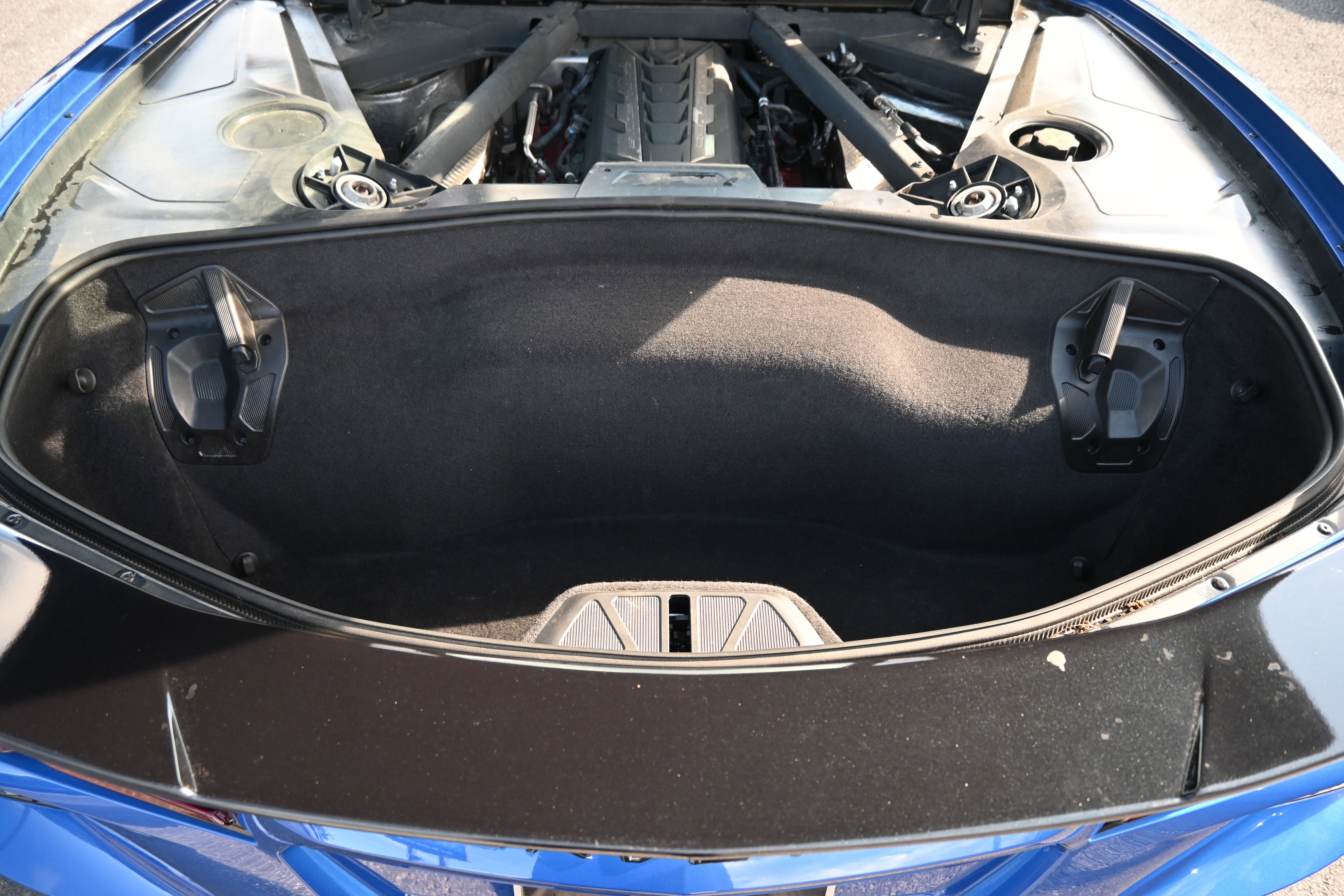 Used 2020 Chevrolet Corvette Stingray Coupe w/ 1LT image 12