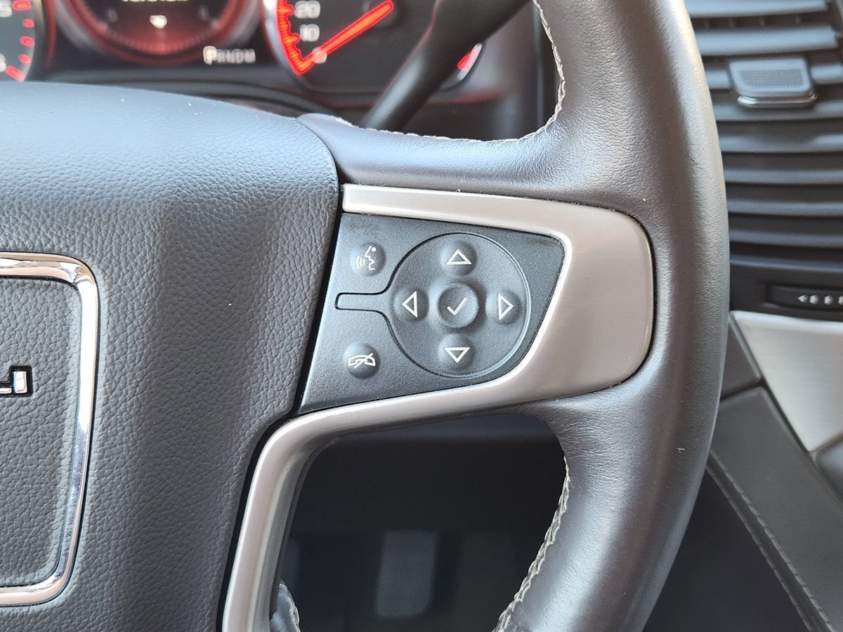 Used 2015 GMC Yukon Denali w/ Premium Package AWD/4WD image 50