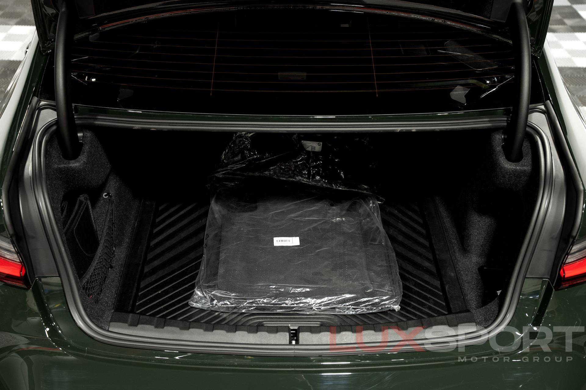 Used 2023 BMW M3 w/ M Carbon Exterior Package RWD image 91