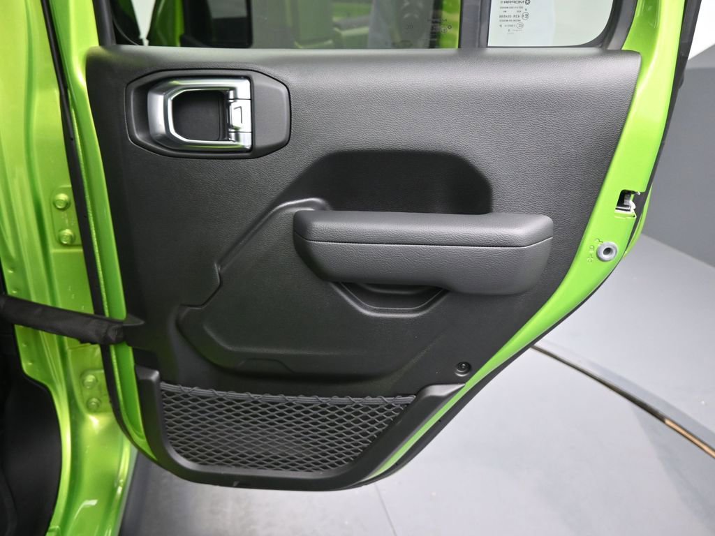 Used 2025 Jeep Gladiator Mojave w/ Safety Group image 16