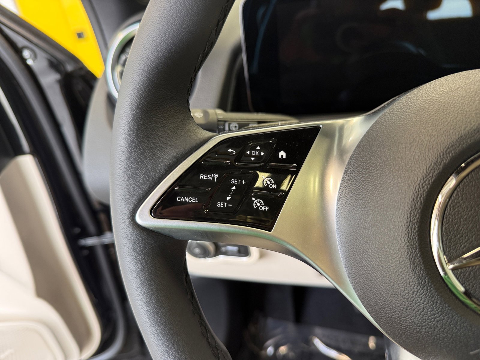 Used 2026 Mercedes-Benz GLB 250 4MATIC image 32