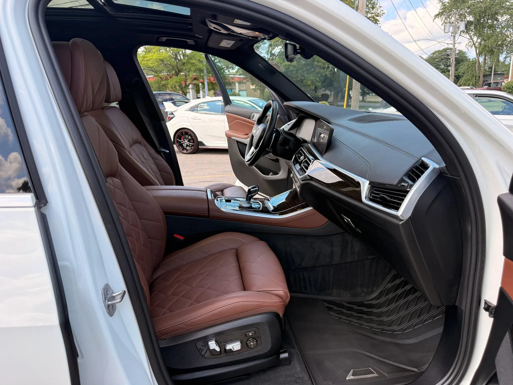 Used 2023 BMW X5 xDrive40i w/ Luxury Seating Package AWD/4WD image 26