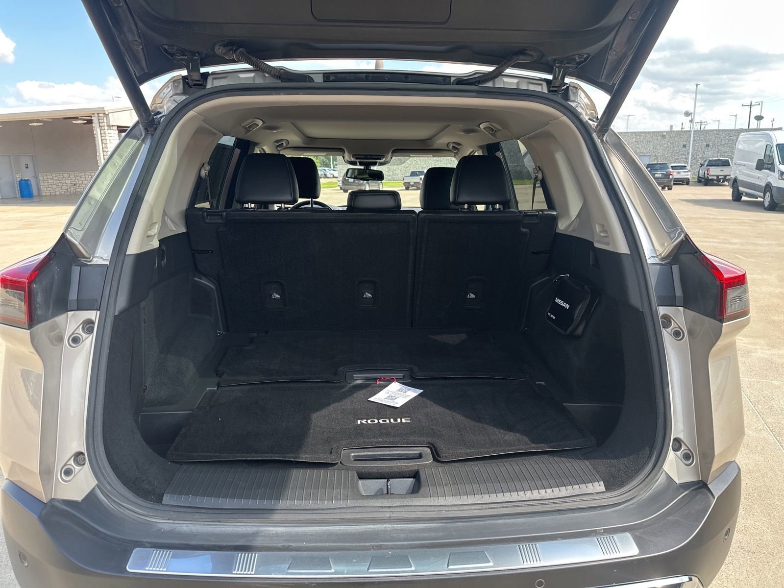 Used 2021 Nissan Rogue Platinum FWD image 10