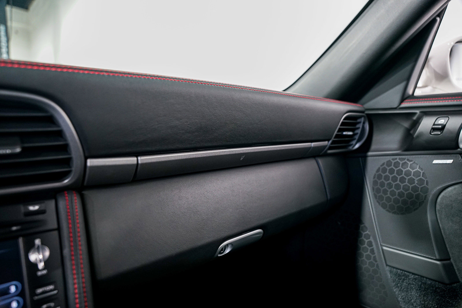 Used 2009 Porsche 911 GT2 image 17